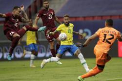 开云体育下载-关于汉诺威门将出色表现，全场多次扑救的信息