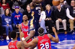 开云体育官网-76人擒鹈鹕，哈登时刻奉献