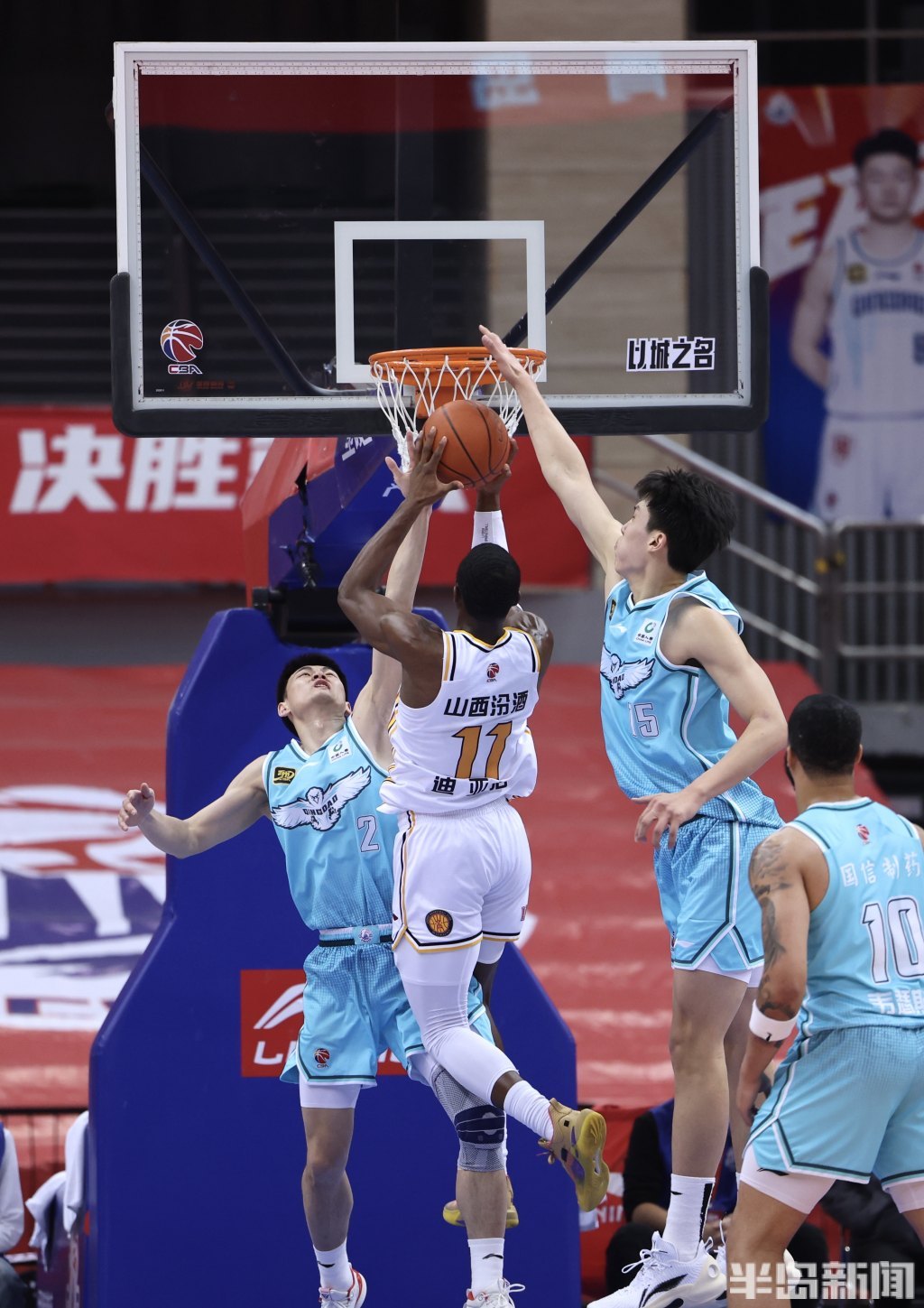 包含CBA职业联赛迎来强劲竞争，球员角逐激烈的词条