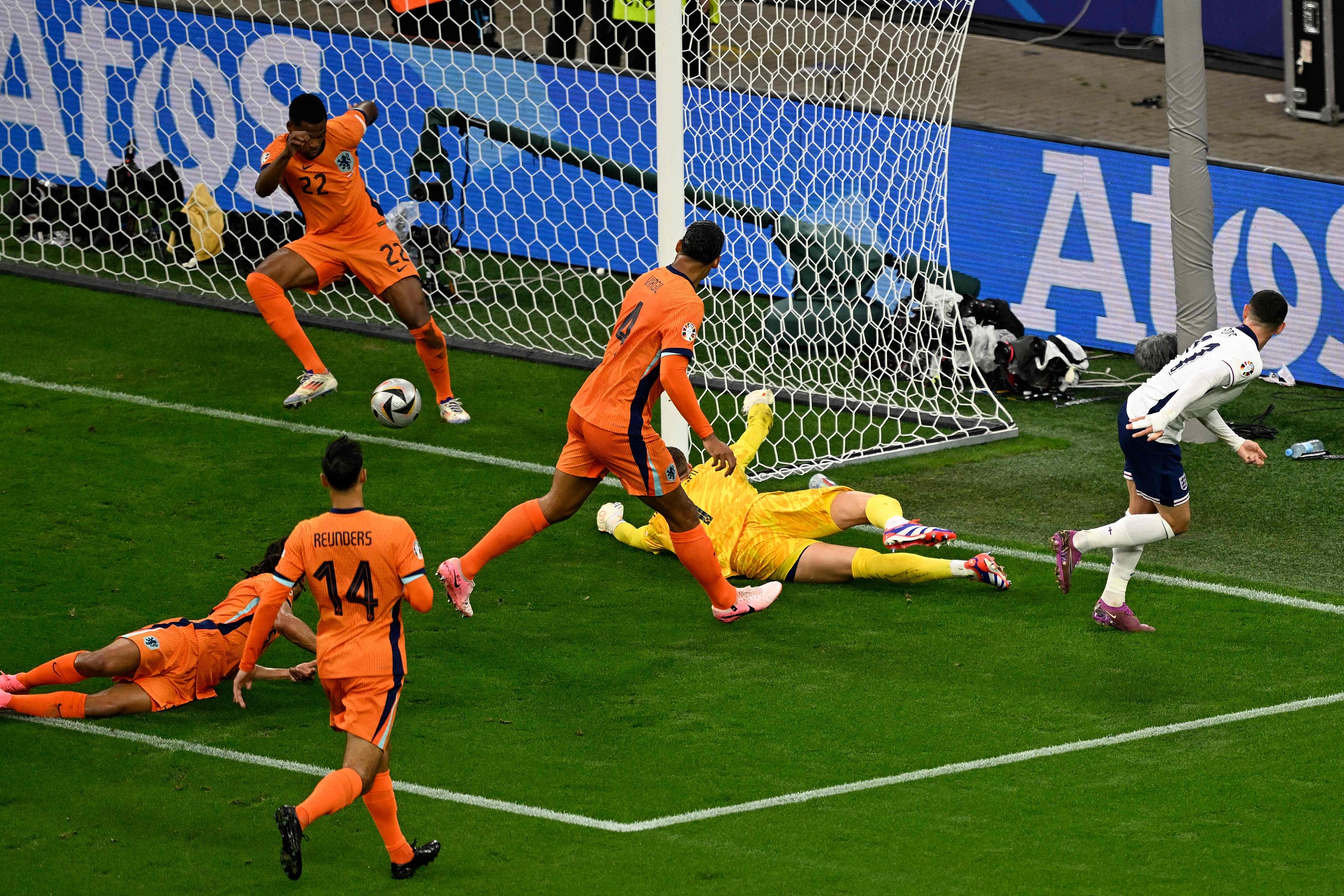 英格兰队大胜乌克兰，欧国联前进半决赛