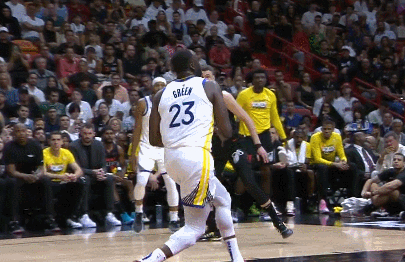 火箭主场战胜小牛，终结两连败