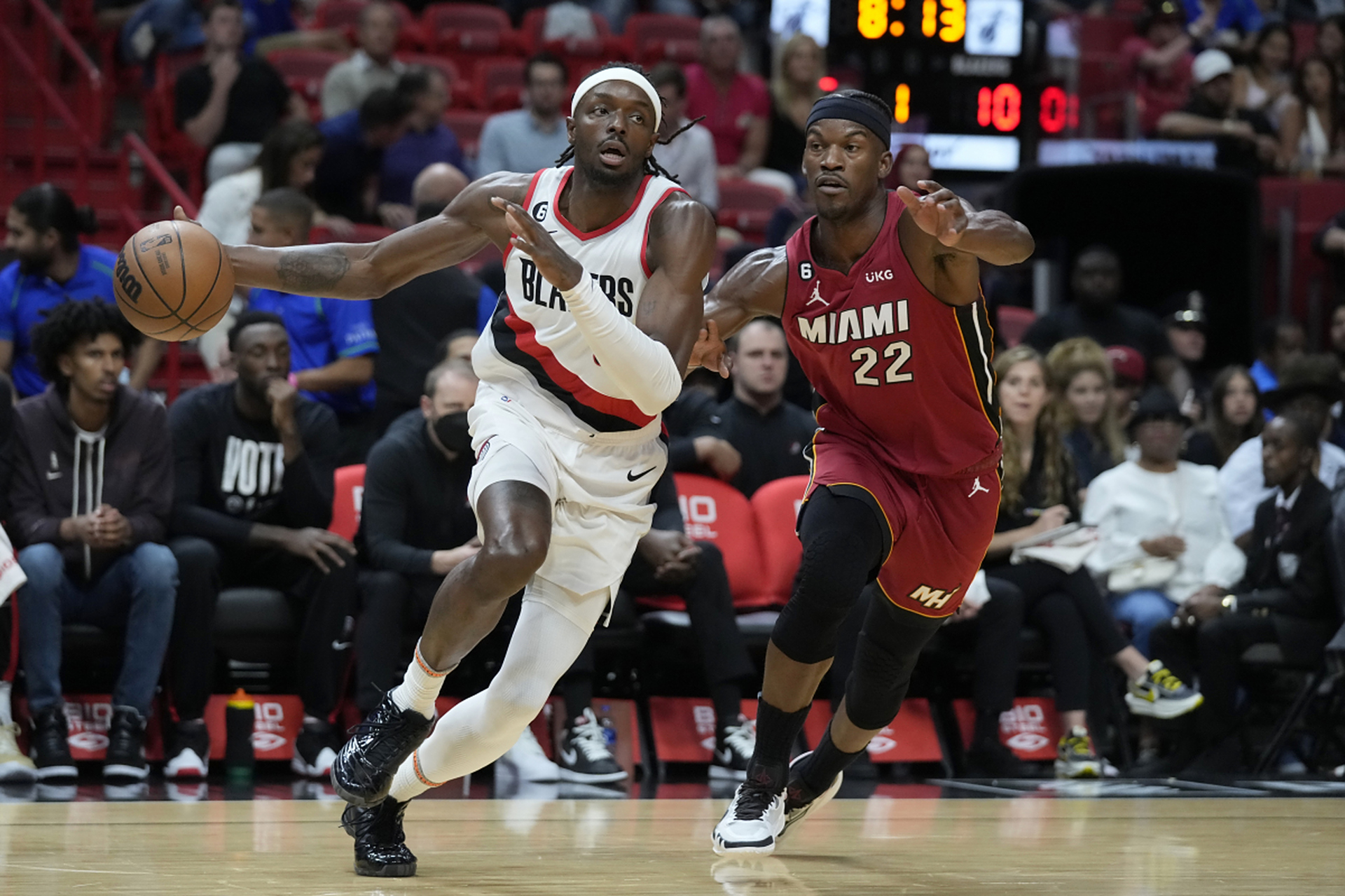 火箭主场战胜小牛，终结两连败