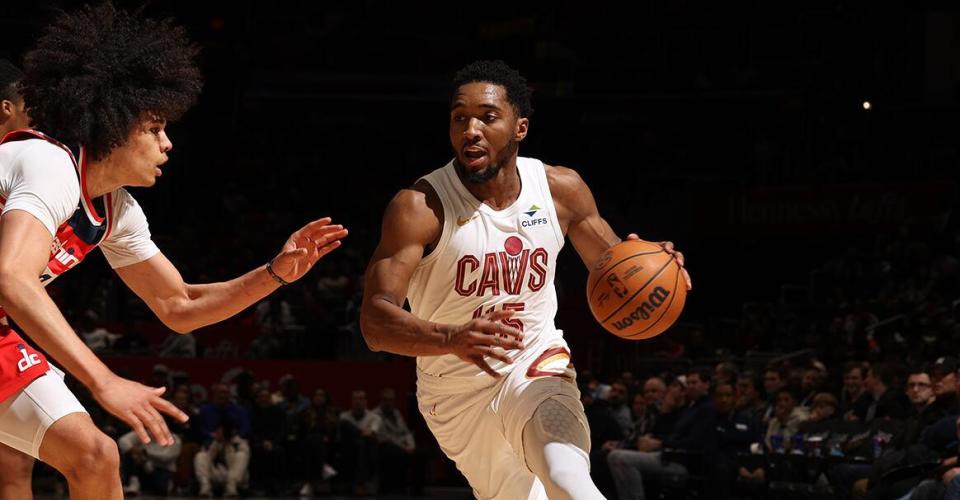 爵士逆转奇才，米切尔独得26分